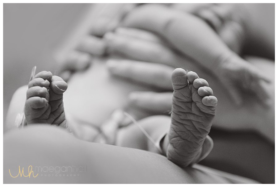 newborn-baby-feet-atlanta-birth-doula-photographer_0008