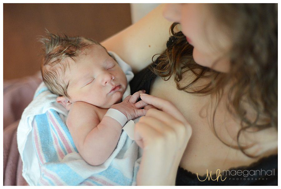 roswell-birth-photographer-doula-hospital-infant-pictures_0003